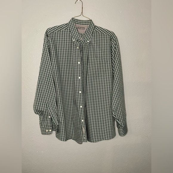 Eddie Bauer Relaxed Fit Button Down Shirt (BUNDLE OF 2) - Picture 9 of 11